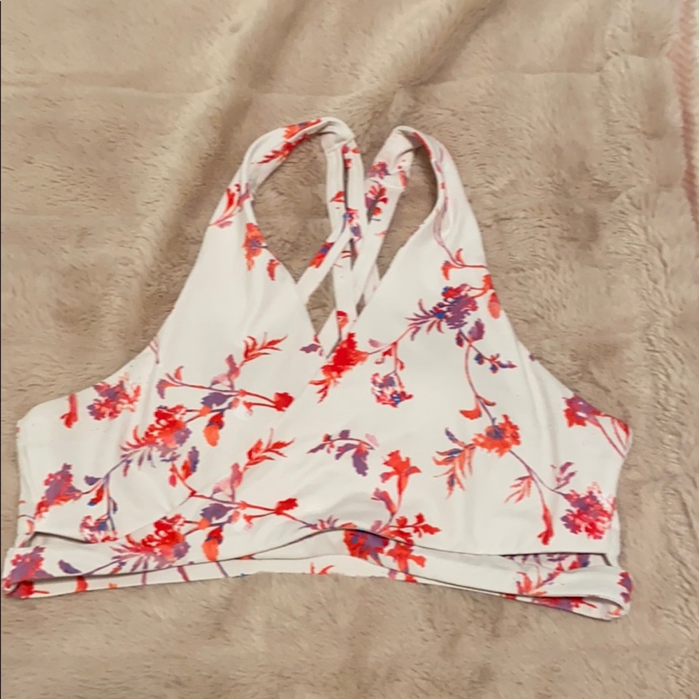 Fabletics crossover bra